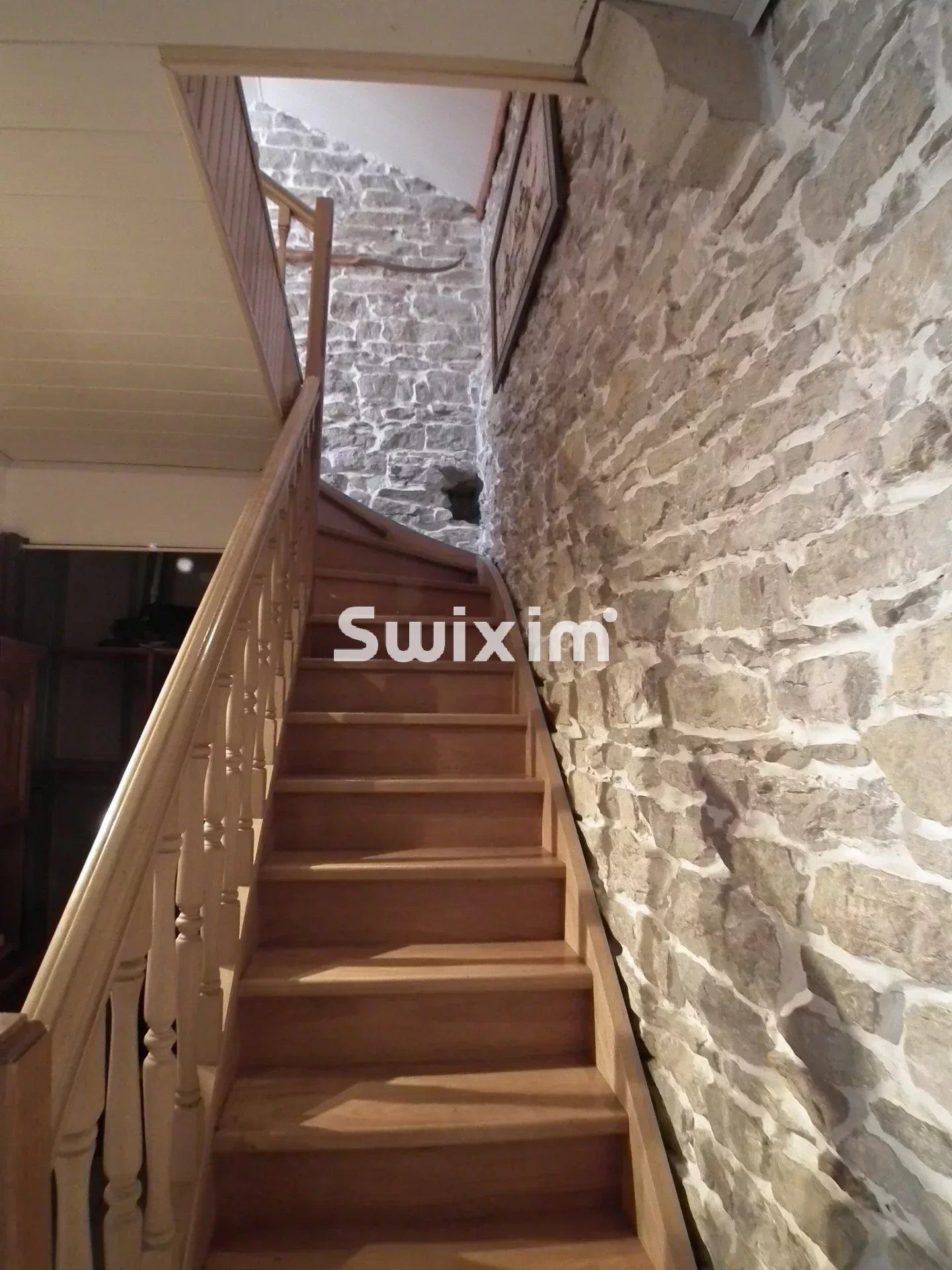 maison 7 Pièces en vente sur Val-Sonnette (39190)