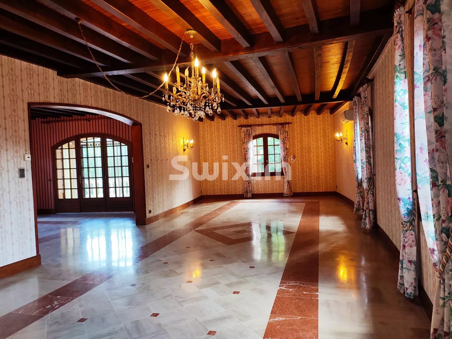 casa 8 Camere in vendita su Foix (09000)