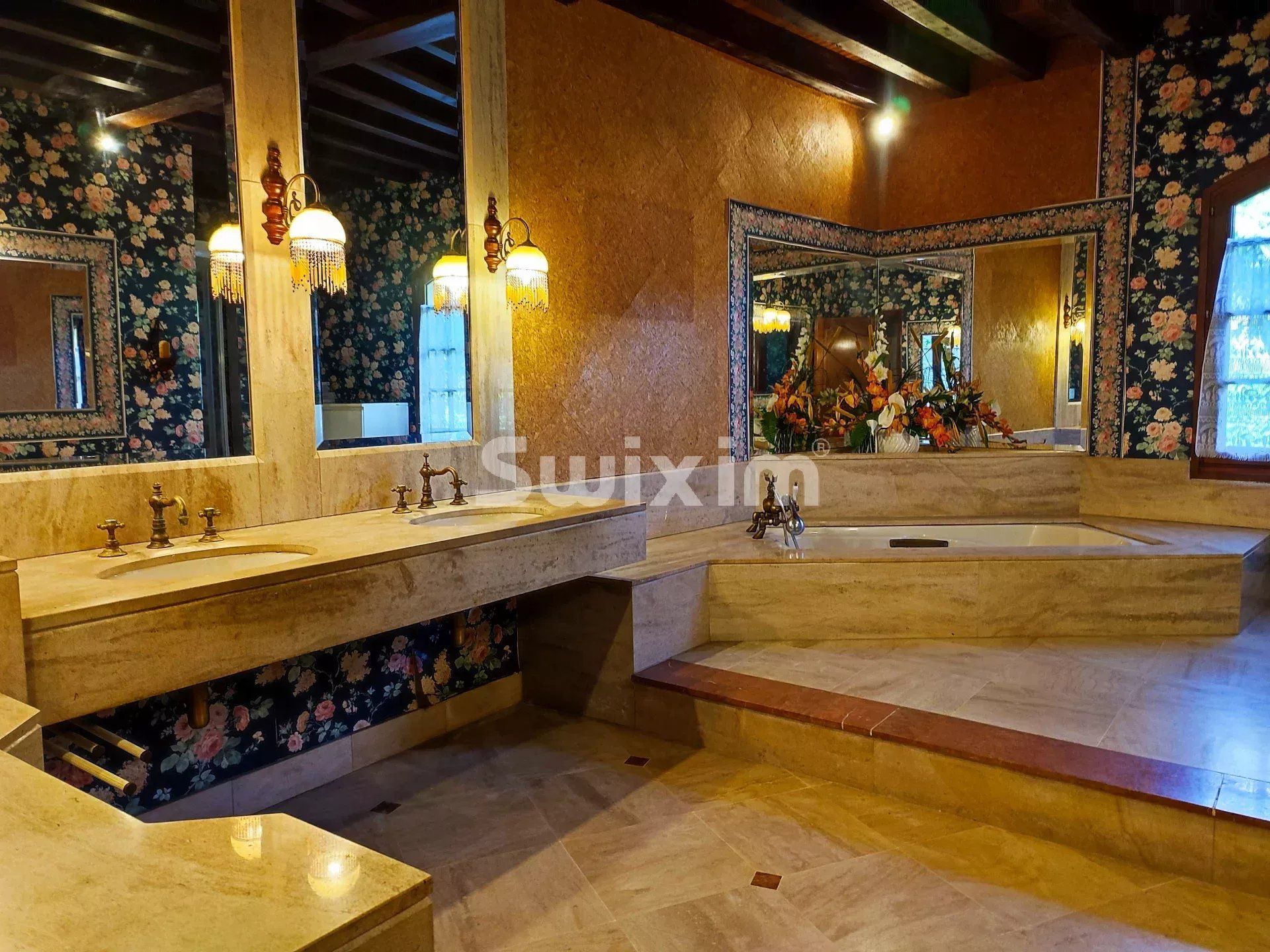 casa 8 Camere in vendita su Foix (09000)
