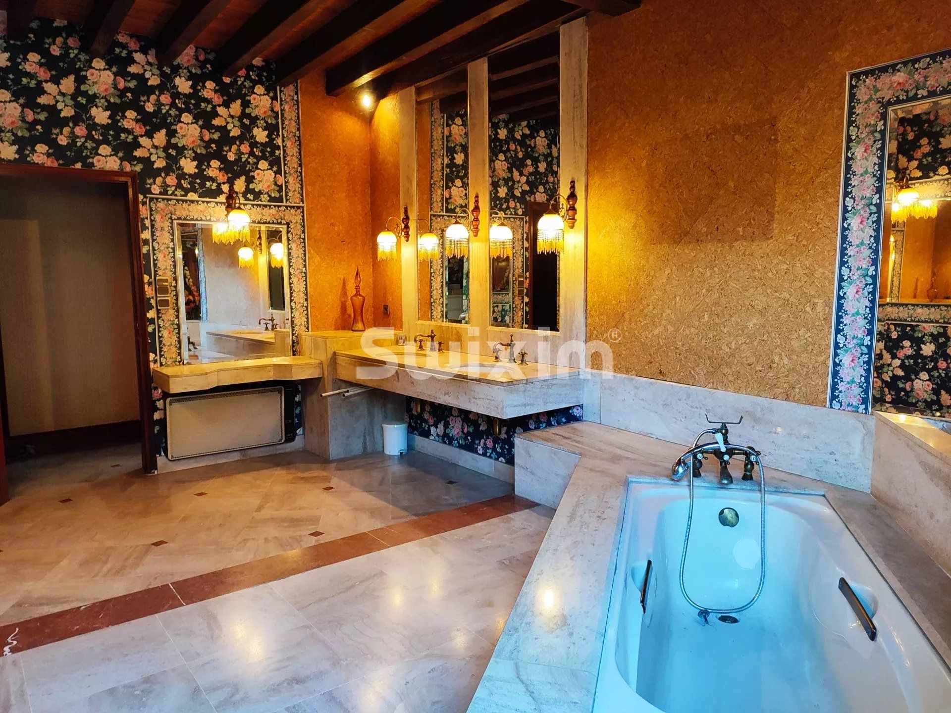 casa 8 Camere in vendita su Foix (09000)