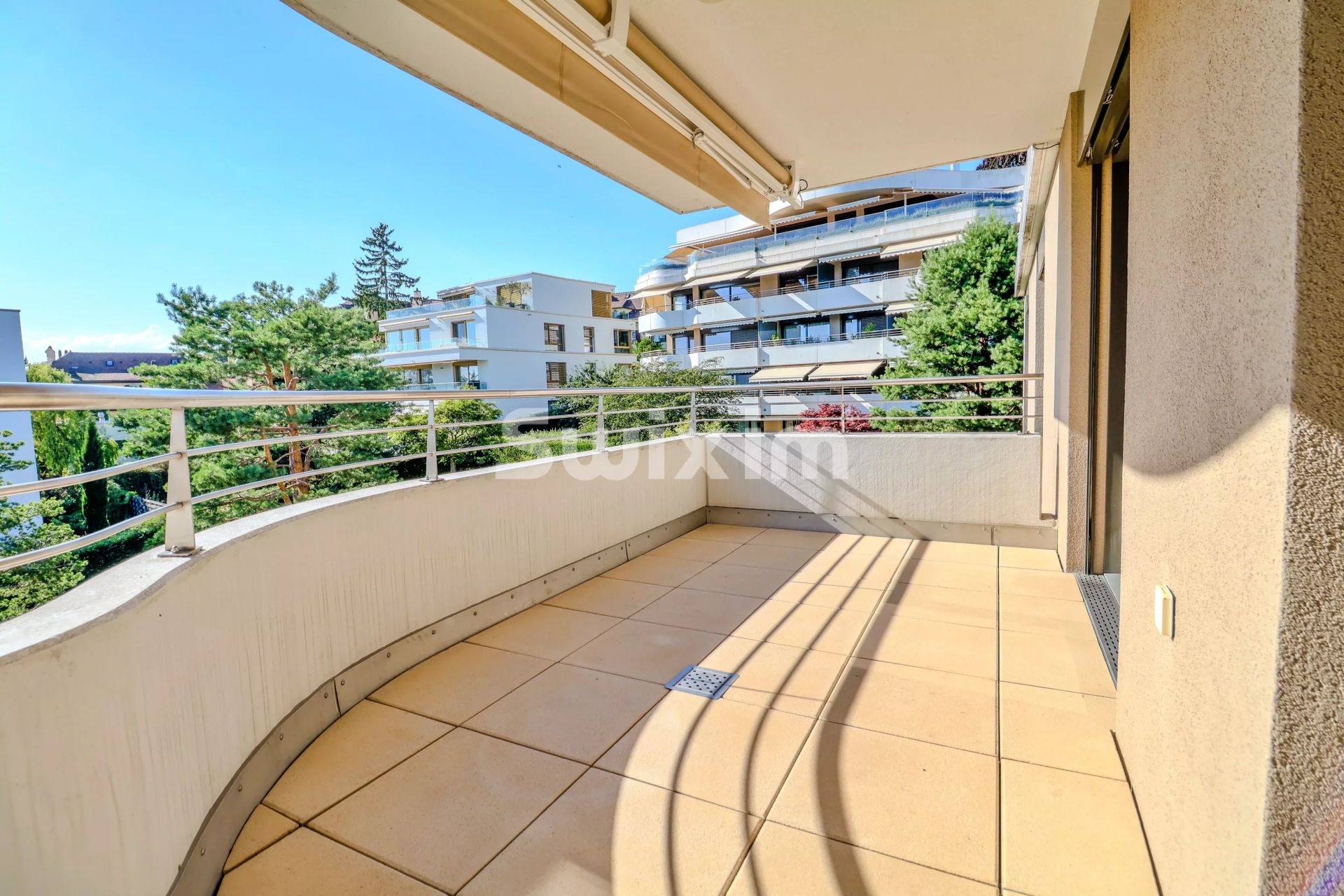 apartment 5.5 Rooms for rent on Pully (1009)