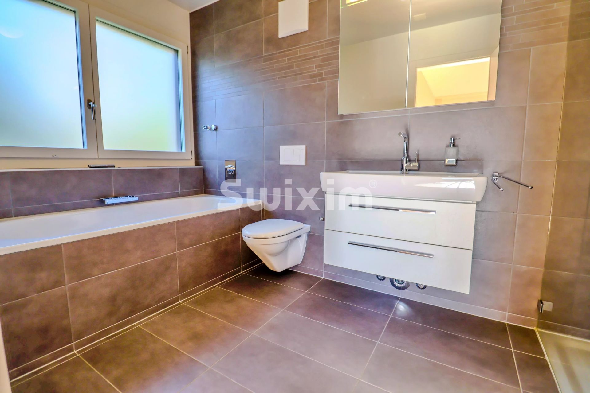 apartment 5.5 Rooms for rent on Pully (1009)