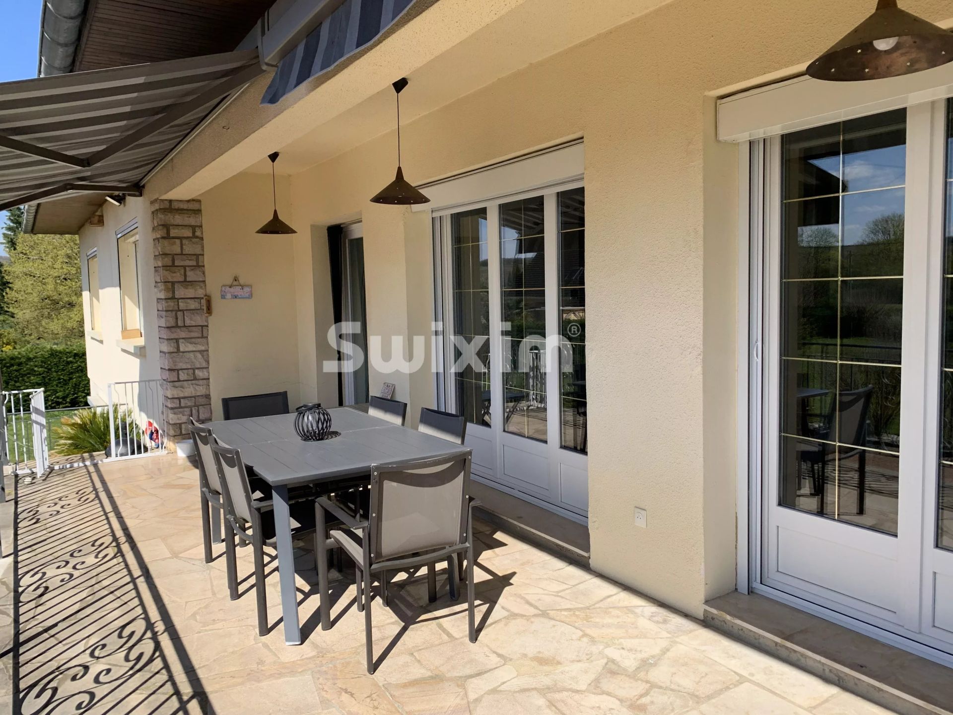 propriété 10 Pièces en vente sur Fontaines (71150)