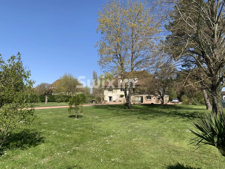 Vente Propriété Fontaines 10&nbsp;Pièces 291&nbsp;m²