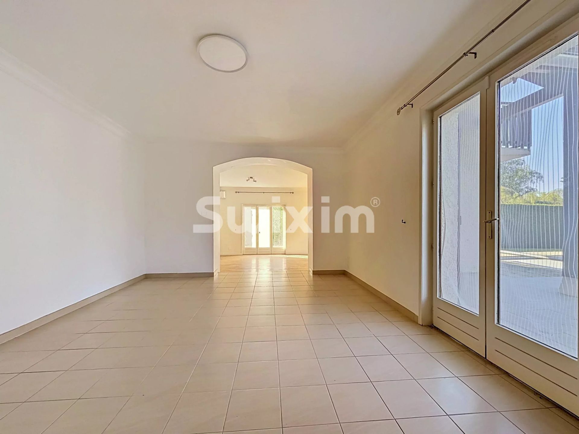 house 8 Rooms for sale on Cessy (01170)