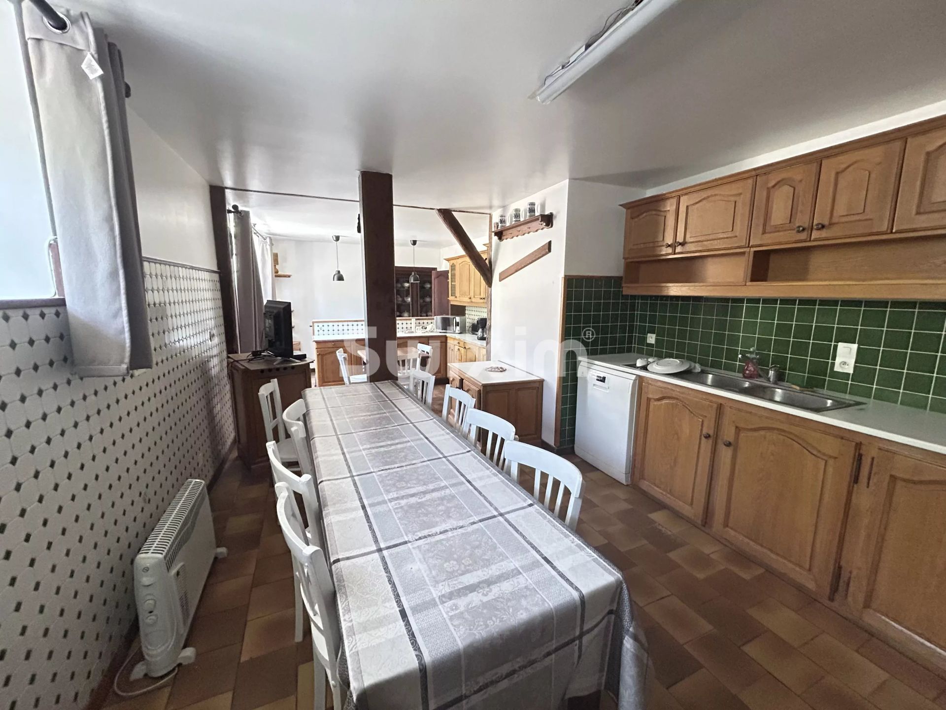 house 9 Rooms for sale on Joux-la-Ville (89440)