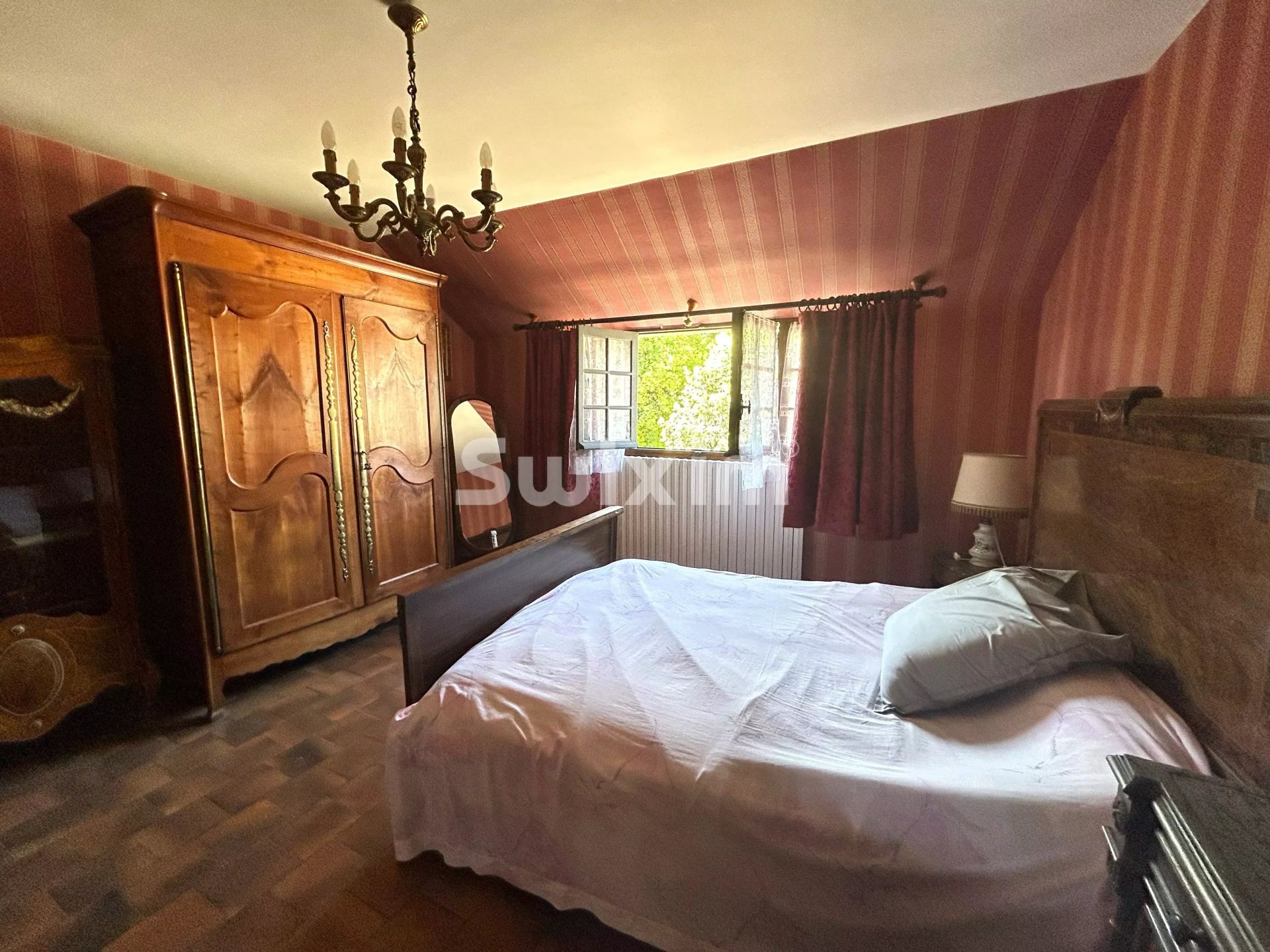 house 9 Rooms for sale on Joux-la-Ville (89440)