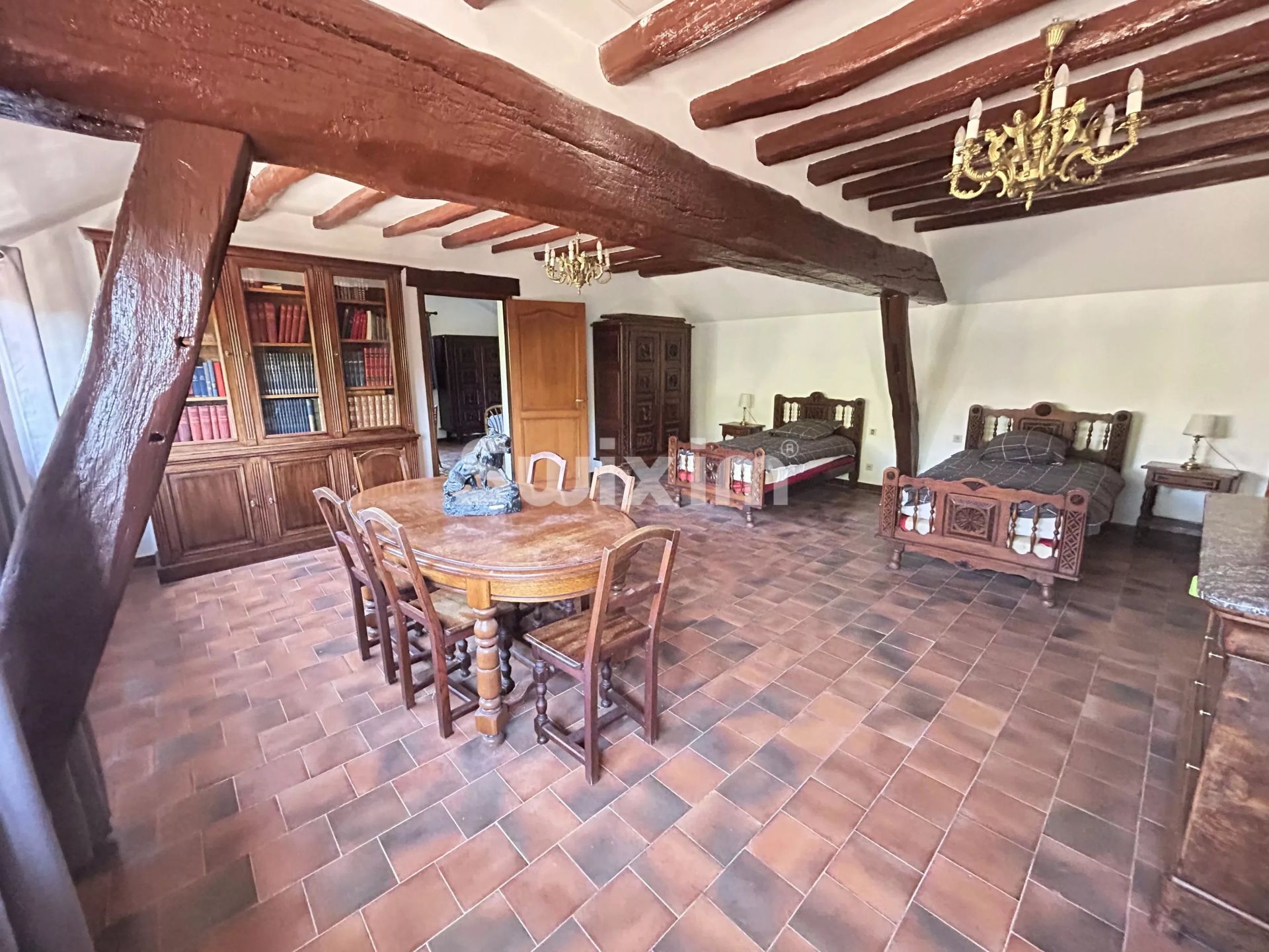 house 9 Rooms for sale on Joux-la-Ville (89440)