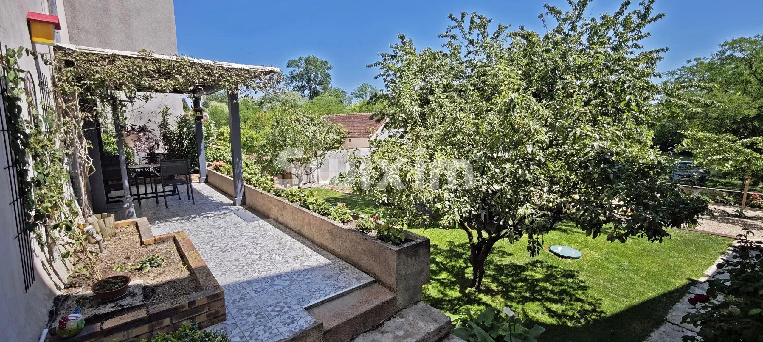 casa 9 Camere in vendita su Pesmes (70140)