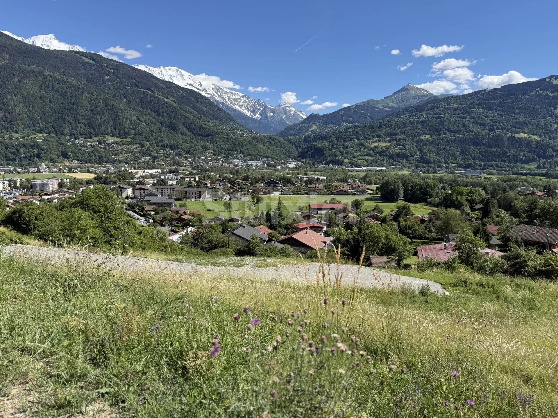 buildable land for sale on Passy (74190)