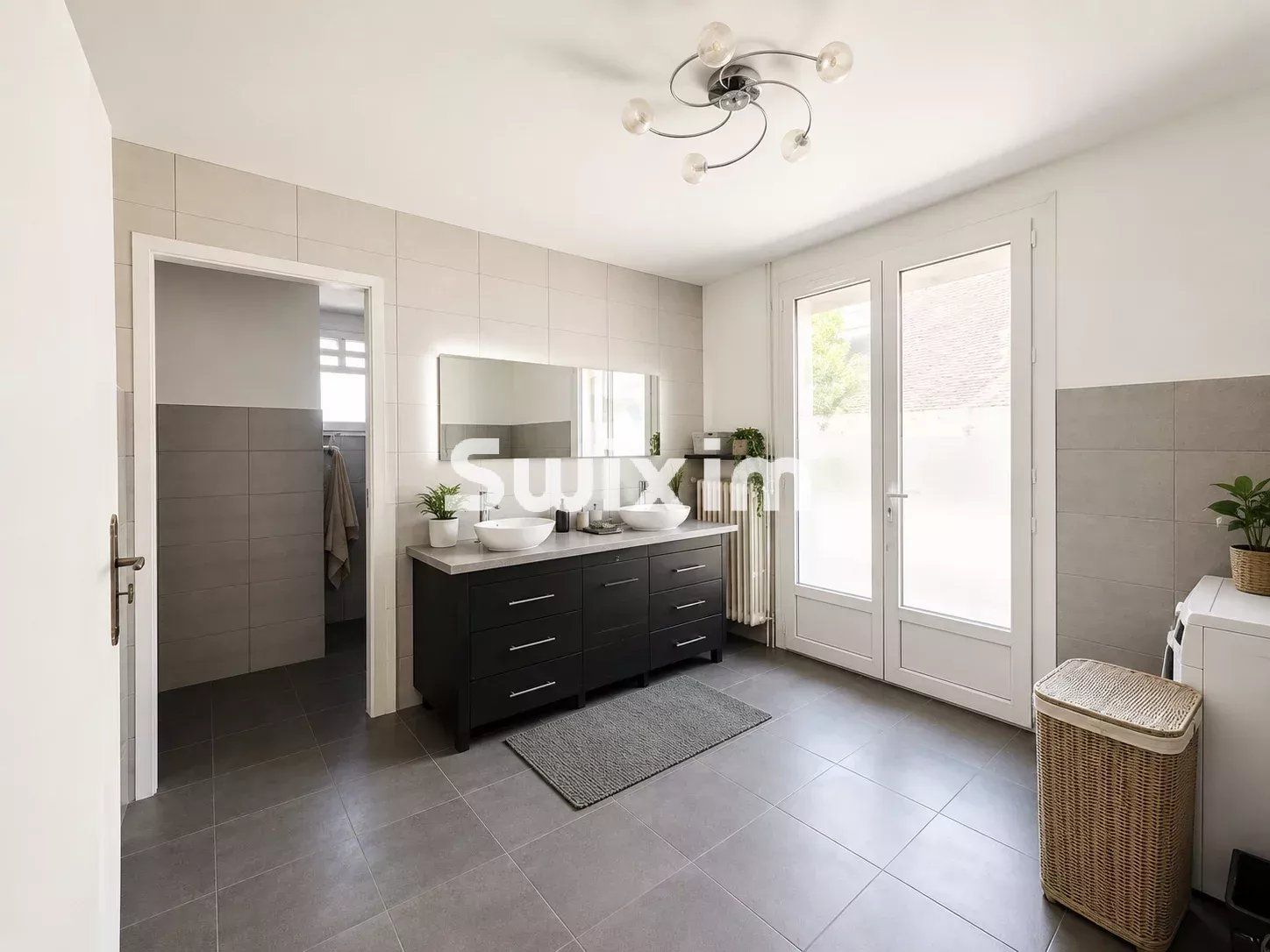 house 6 Rooms for sale on Lons-le-Saunier (39000)