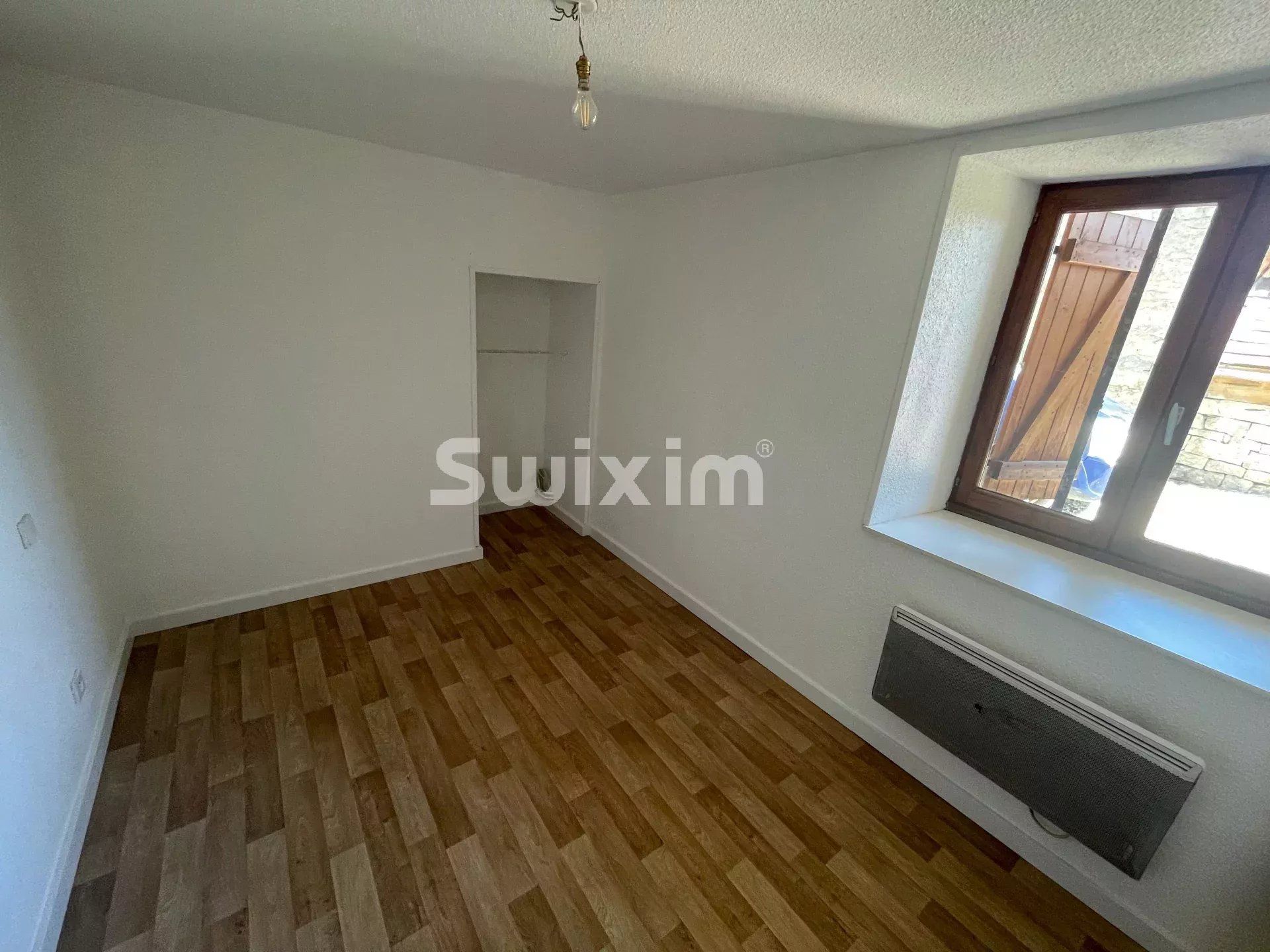 apartamento 4 Quartos para aluguer sobre Le Pasquier (39300)