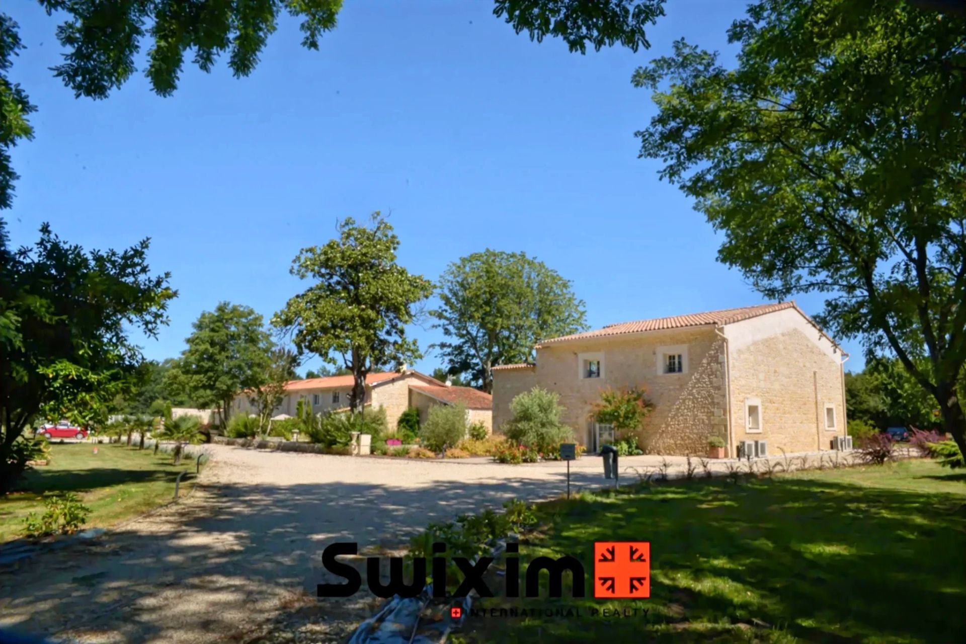 Mietshaus 30 Zimmer zum verkauf auf Saint-Germain-d'Esteuil (33340)