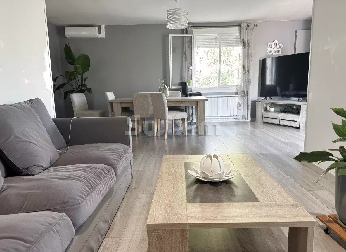 apartment 3 Rooms for sale on Marguerittes (30320)