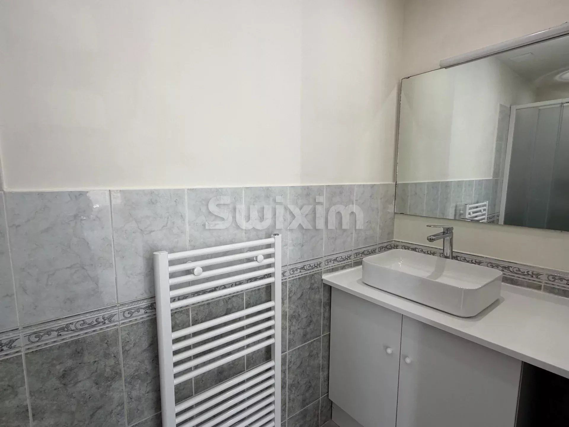 apartamento 2 Quartos para aluguer sobre Uzès (30700)