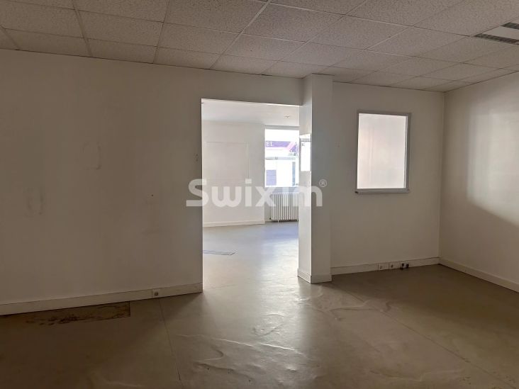 Affitto Locale commerciale Bourg-en-Bresse 3&nbsp;Camere 88&nbsp;m²