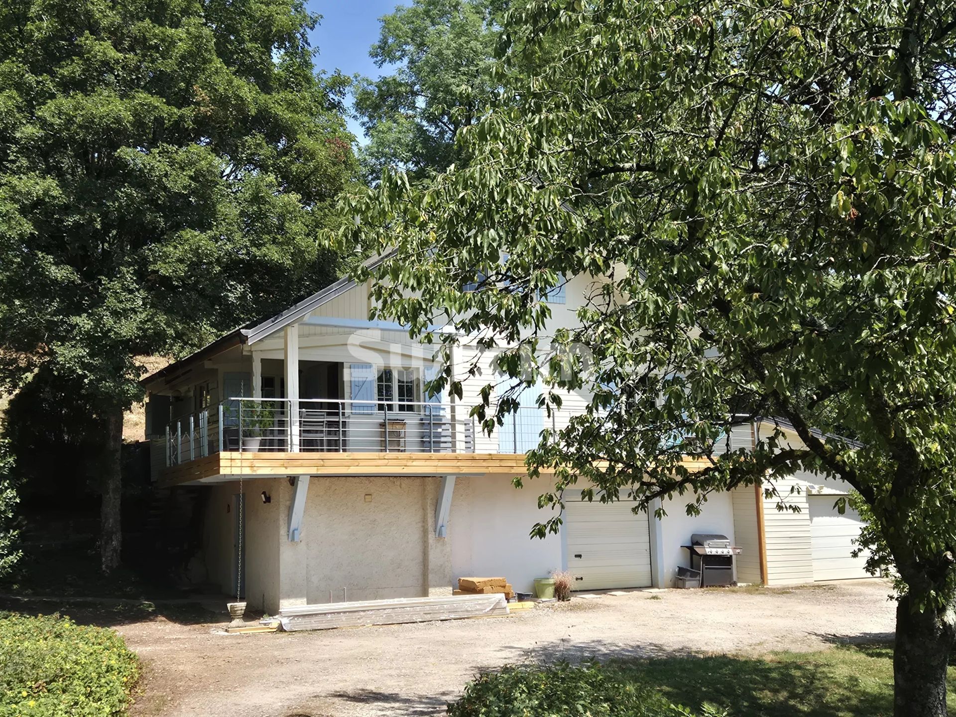 chalet 5 Rooms for sale on Rochefort-sur-Nenon (39700)