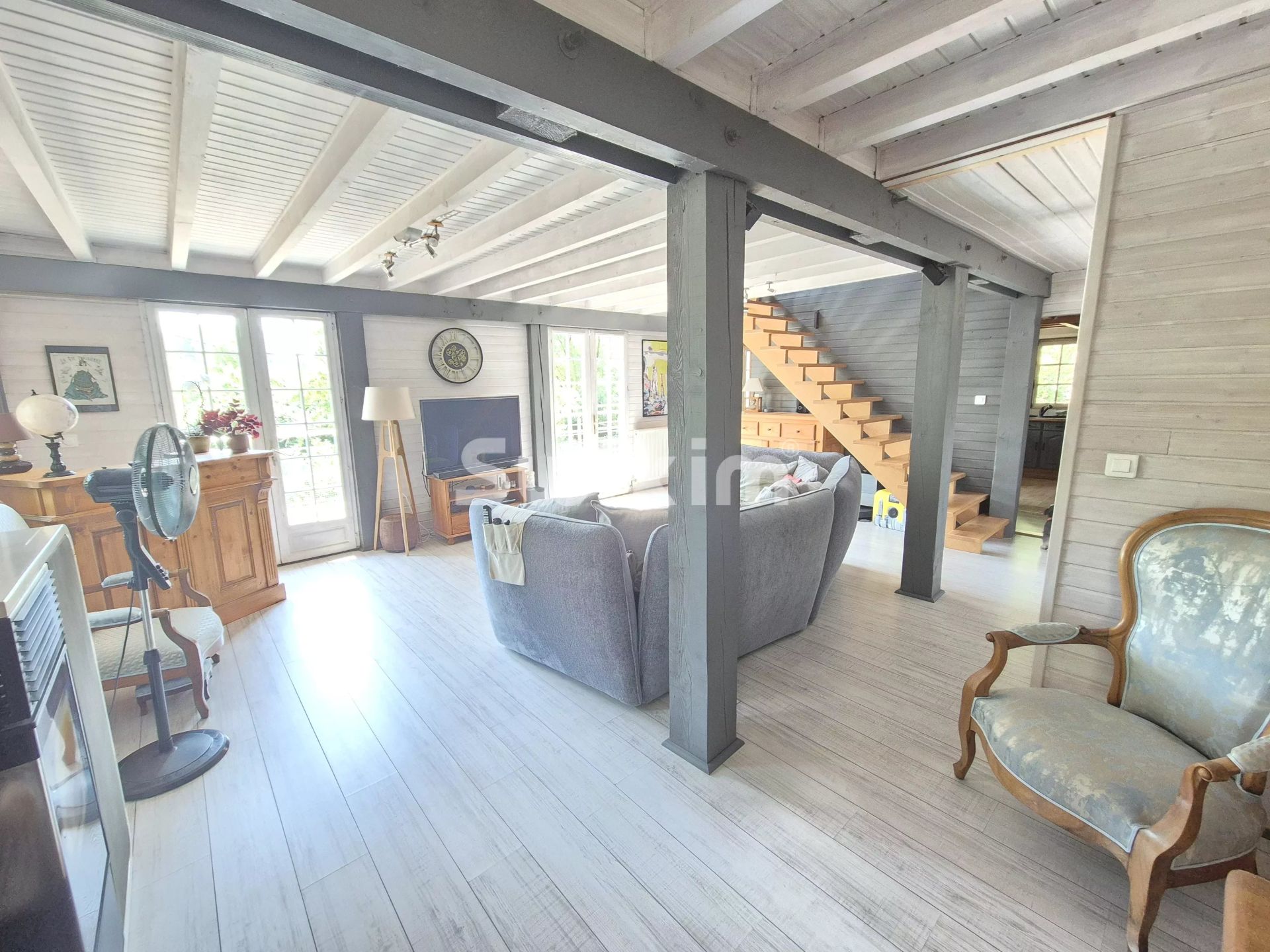 chalet 5 Rooms for sale on Rochefort-sur-Nenon (39700)