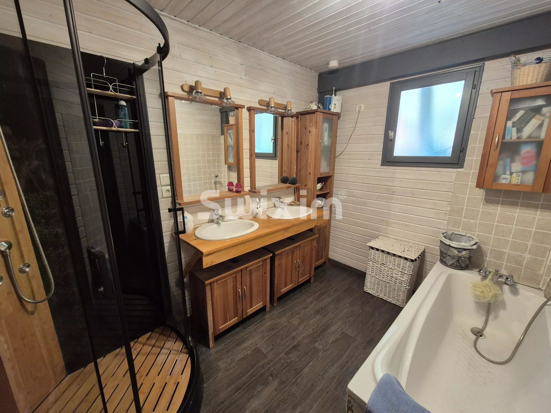 chalet 5 Rooms for sale on Rochefort-sur-Nenon (39700)