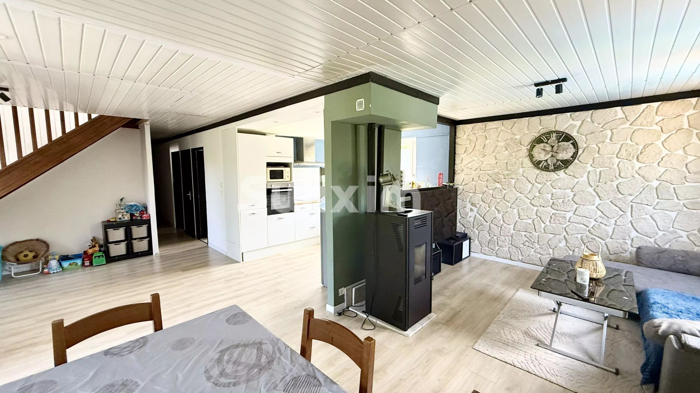 maison 8 Pièces en vente sur Chapois (39300)