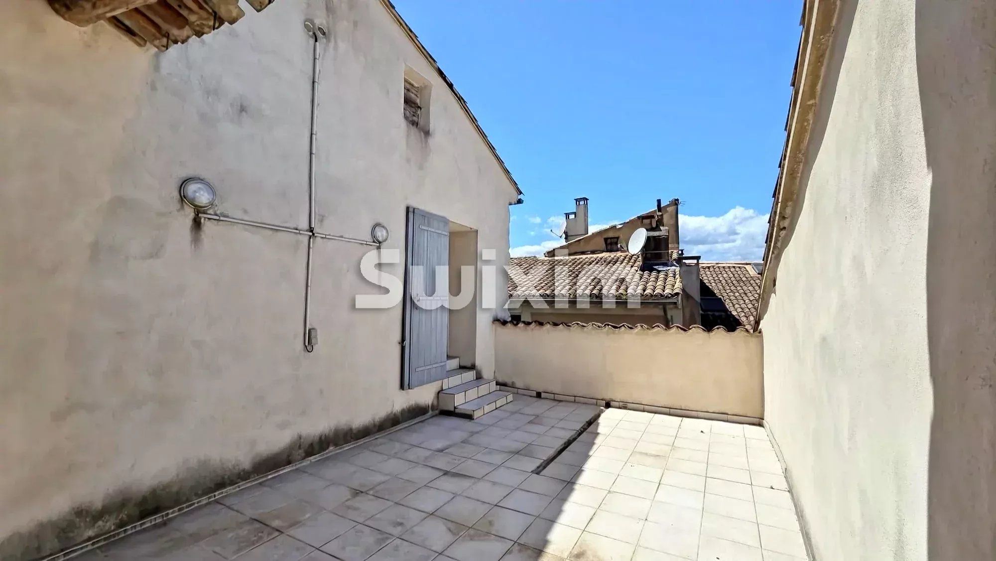 immeuble 10 Pièces en vente sur Mondragon (84430)