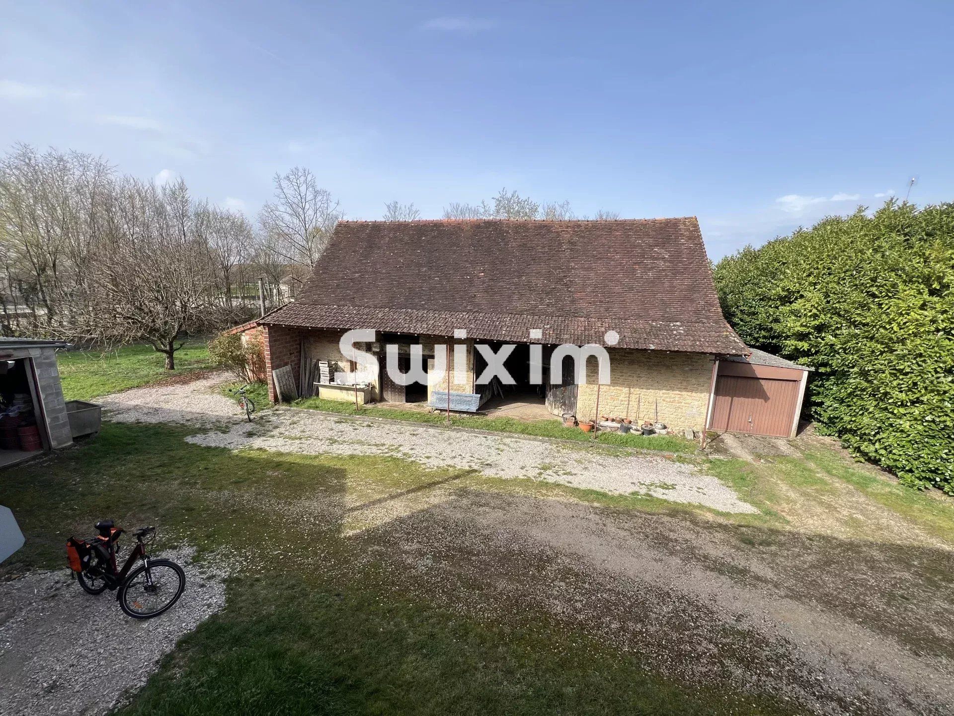 casa 11 Quartos para venda sobre Savigny-en-Revermont (71580)