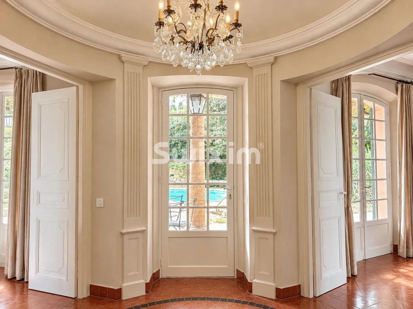 property 10 Rooms for sale on Saint-Tropez (83990)