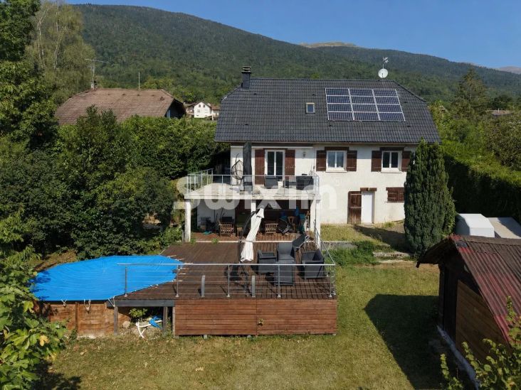 Vente Maison Crozet 6&nbsp;Pièces 195&nbsp;m²