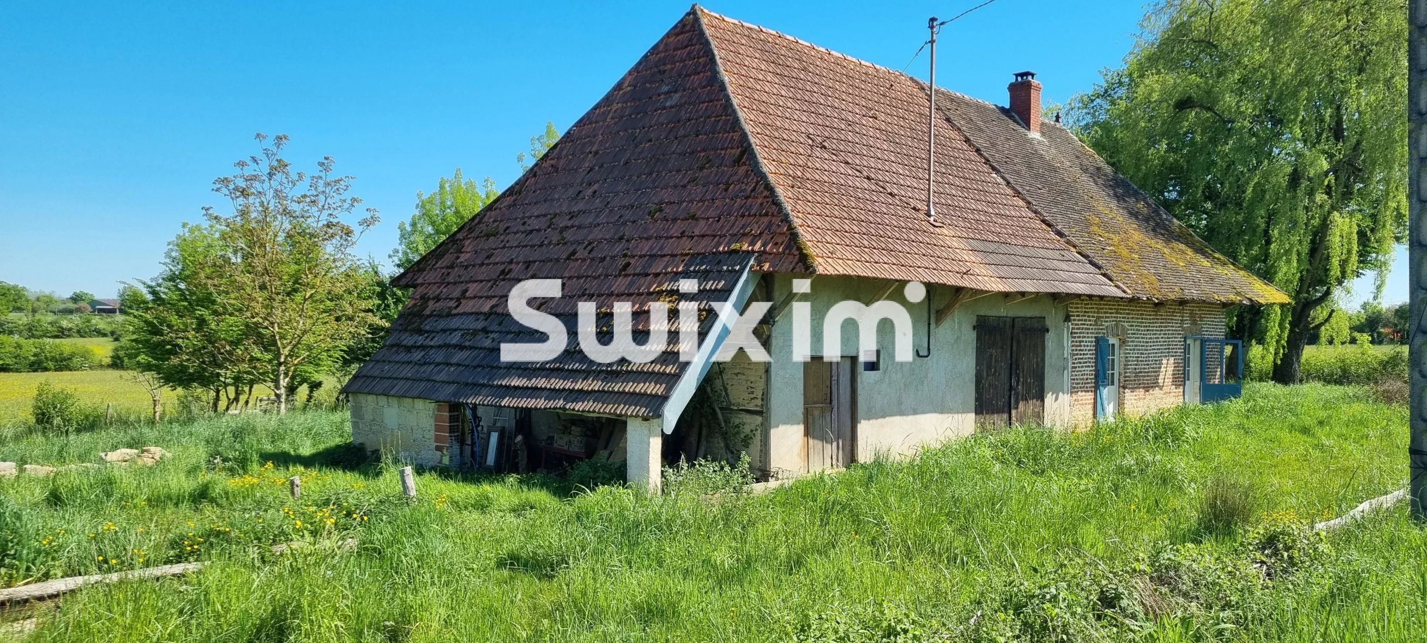 farmhouse 3 Rooms for sale on Lons-le-Saunier (39000)