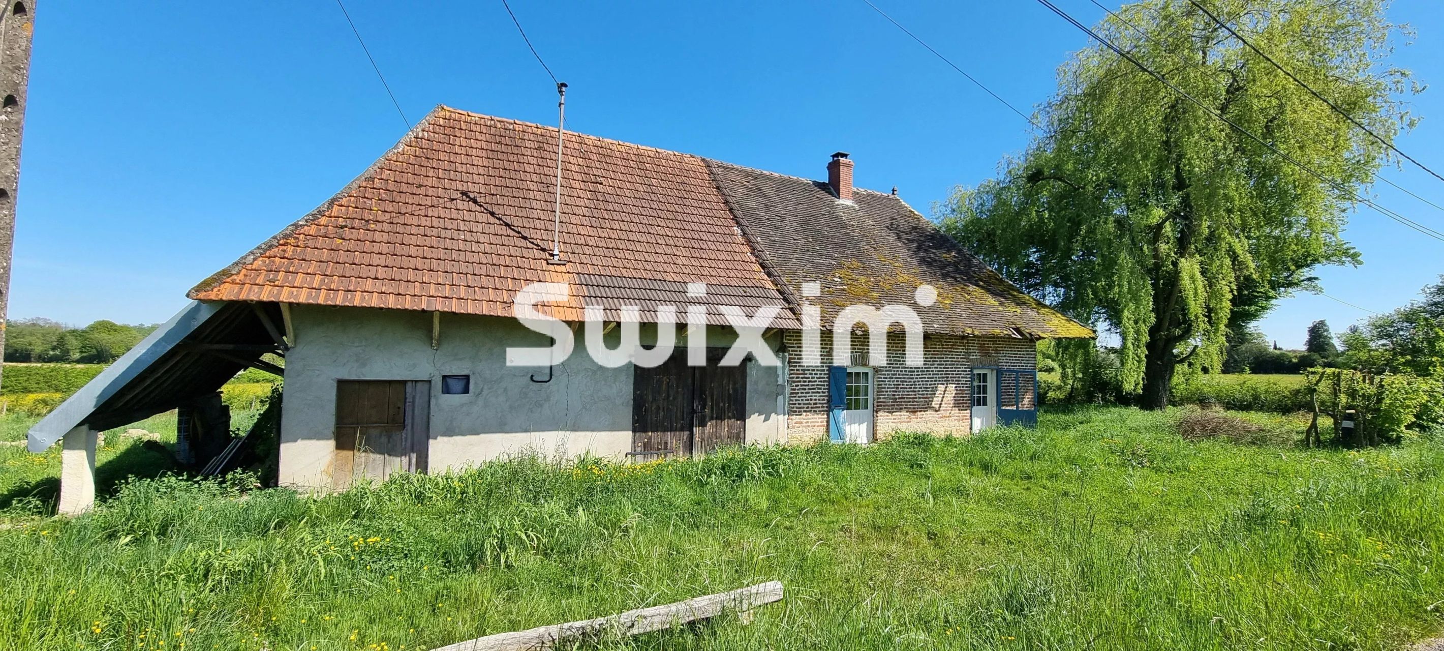 farmhouse 3 Rooms for sale on Lons-le-Saunier (39000)
