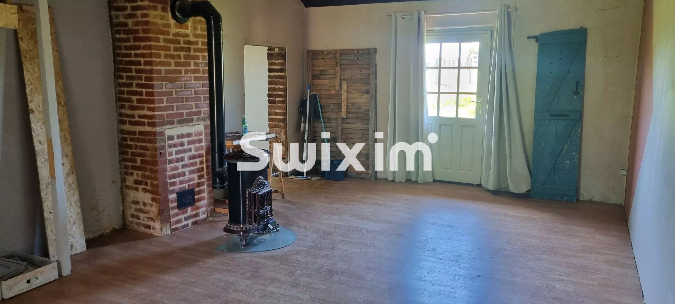 farmhouse 3 Rooms for sale on Lons-le-Saunier (39000)