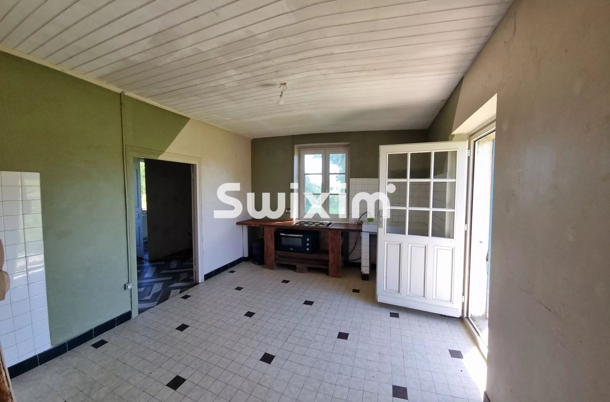 farmhouse 3 Rooms for sale on Lons-le-Saunier (39000)