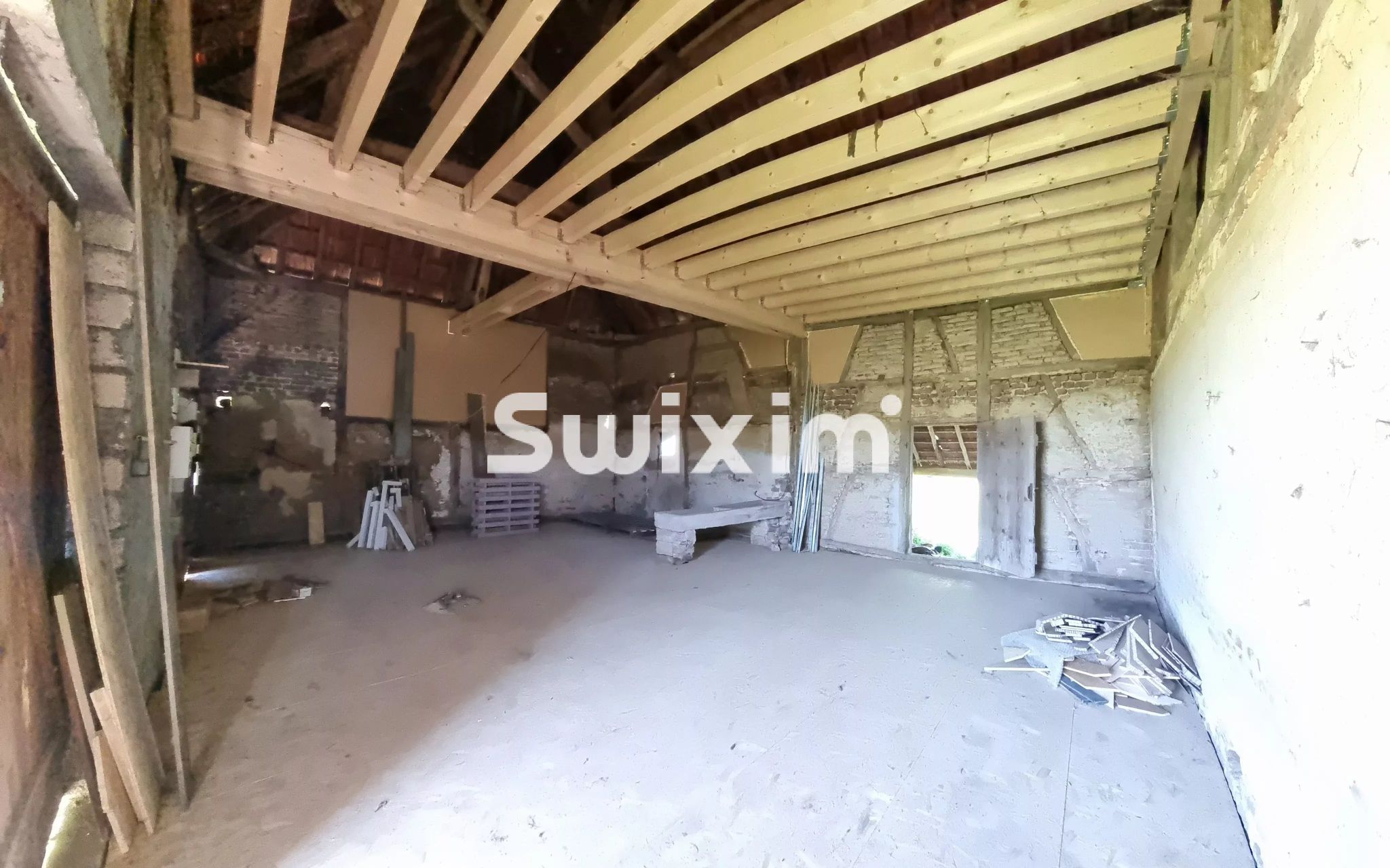 farmhouse 3 Rooms for sale on Lons-le-Saunier (39000)