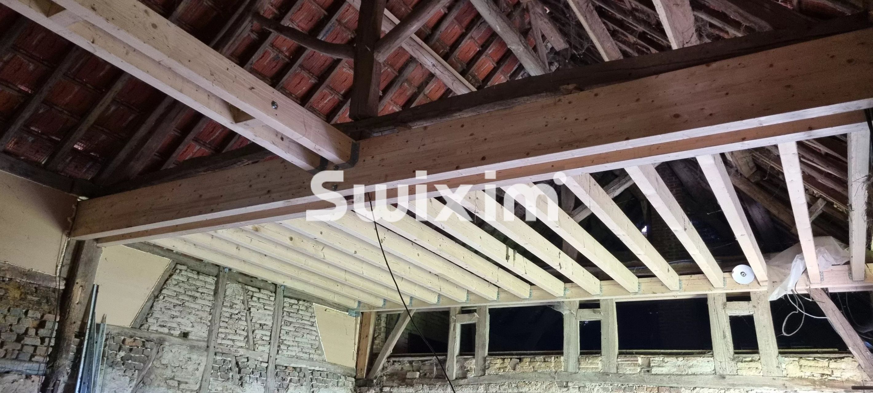 farmhouse 3 Rooms for sale on Lons-le-Saunier (39000)