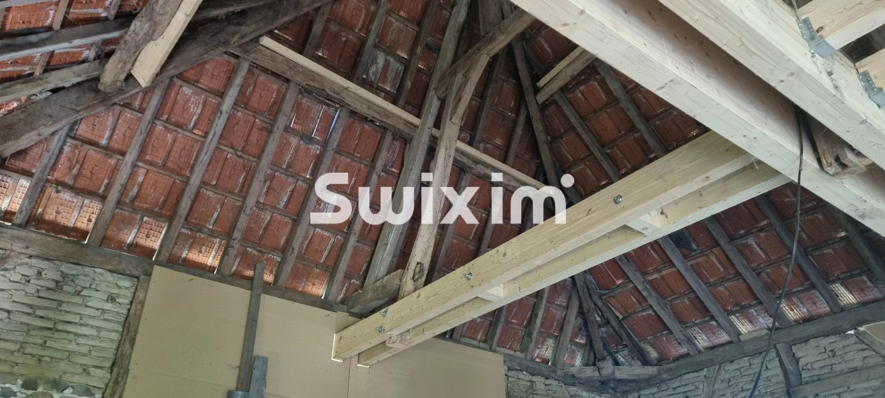 farmhouse 3 Rooms for sale on Lons-le-Saunier (39000)