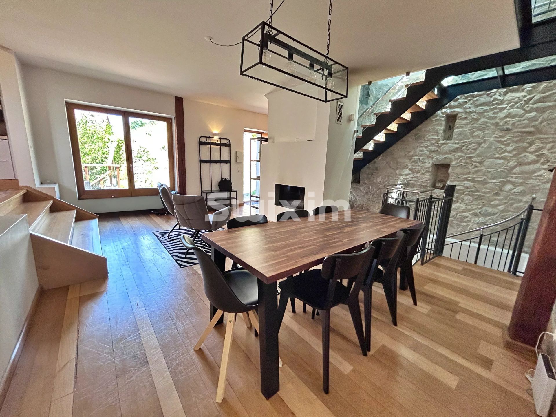 triplex 4.5 Rooms for rent on Clarens (1815)