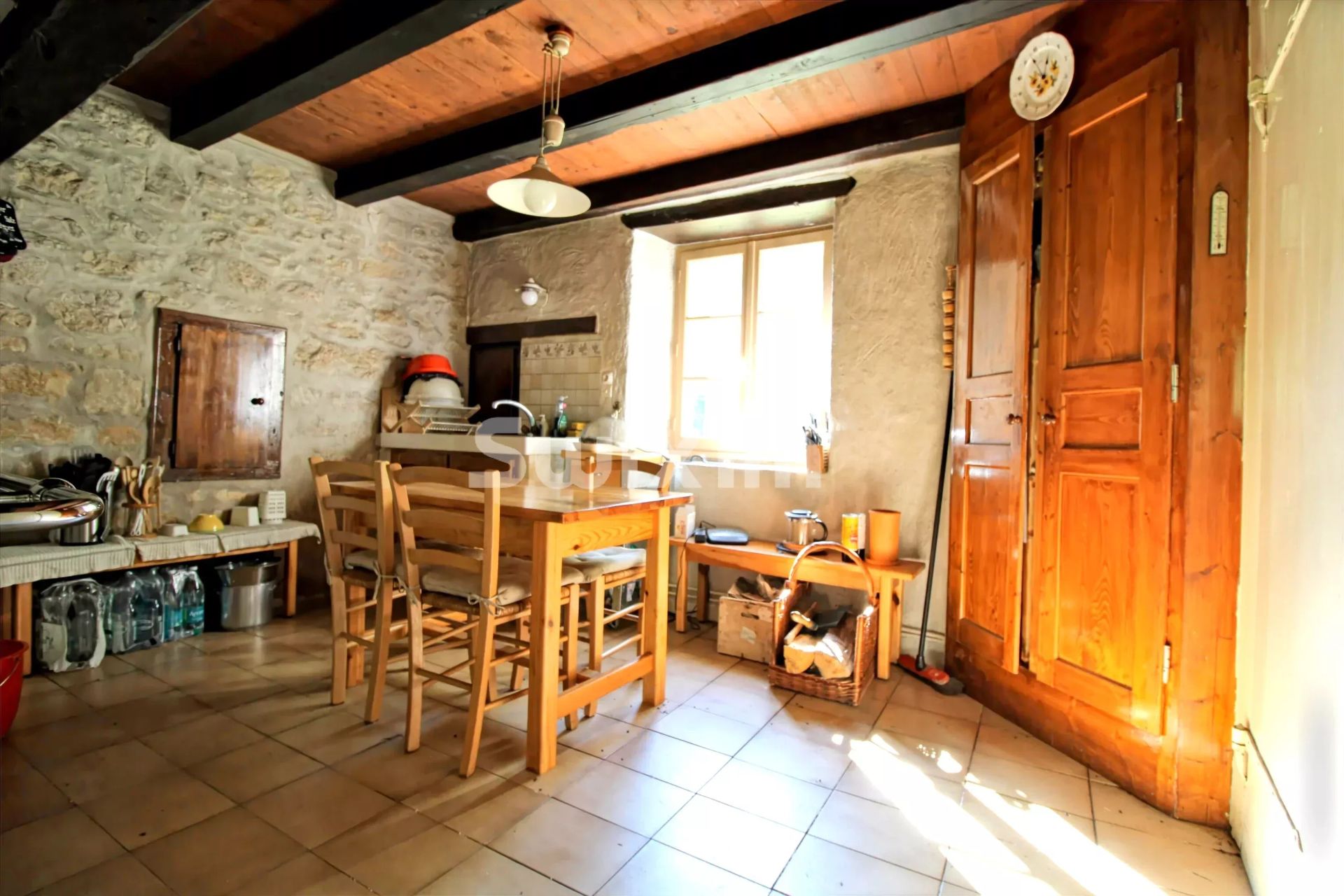 house 6 Rooms for sale on Longchaumois (39400)
