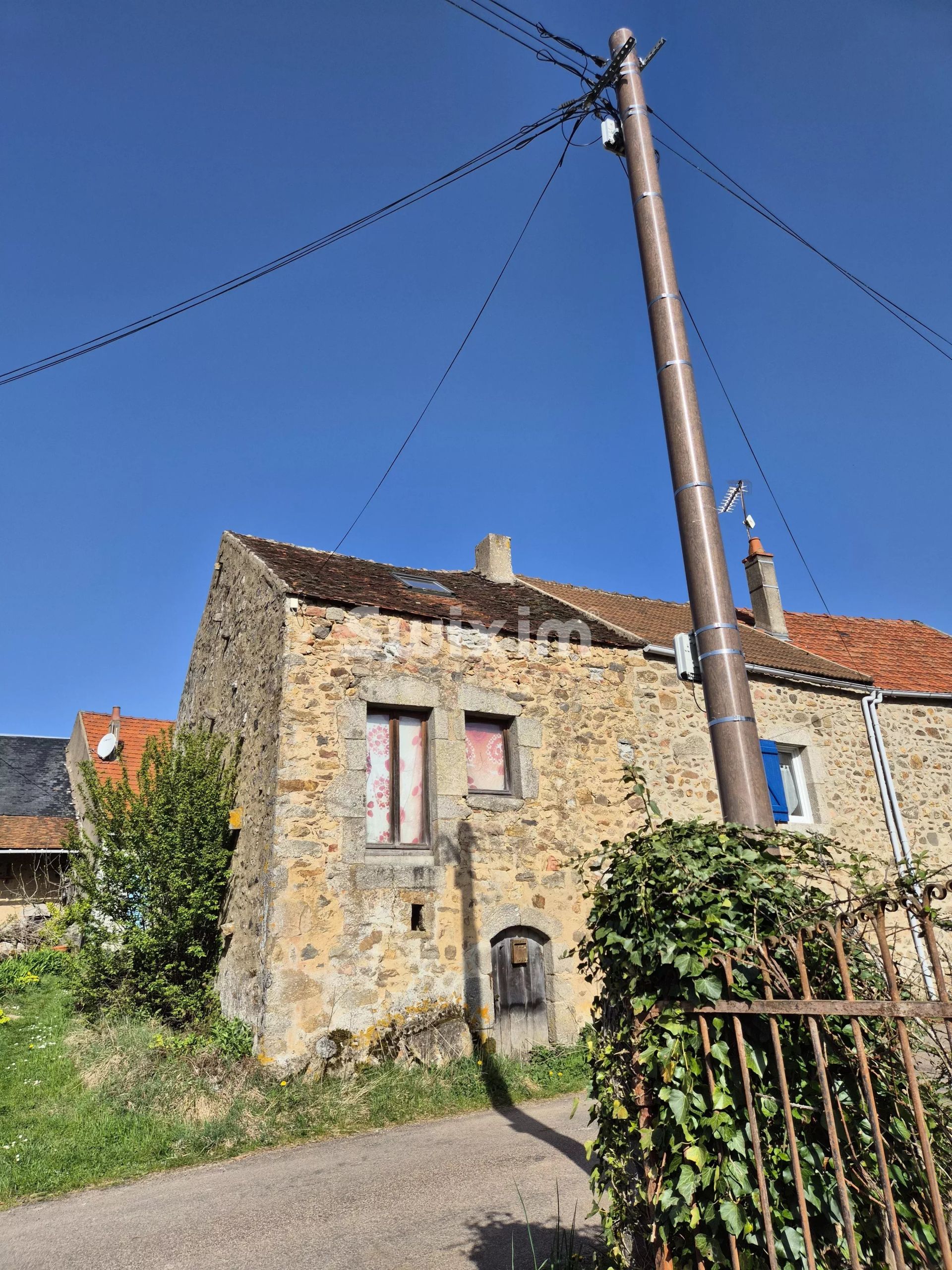 casa 3 Camere in vendita su Saint-André-en-Morvan (58140)
