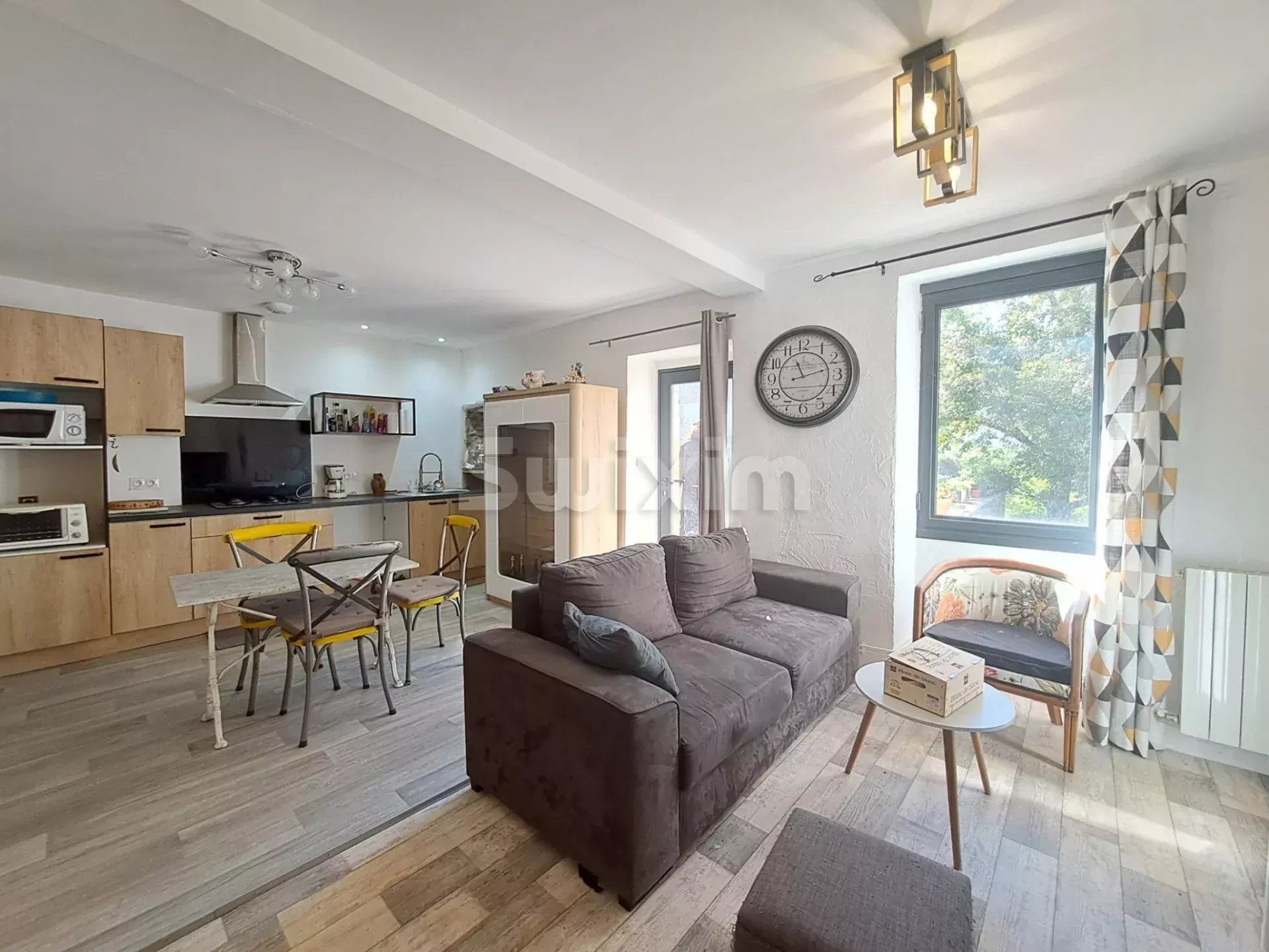 house 6 Rooms for sale on Courry (30500)