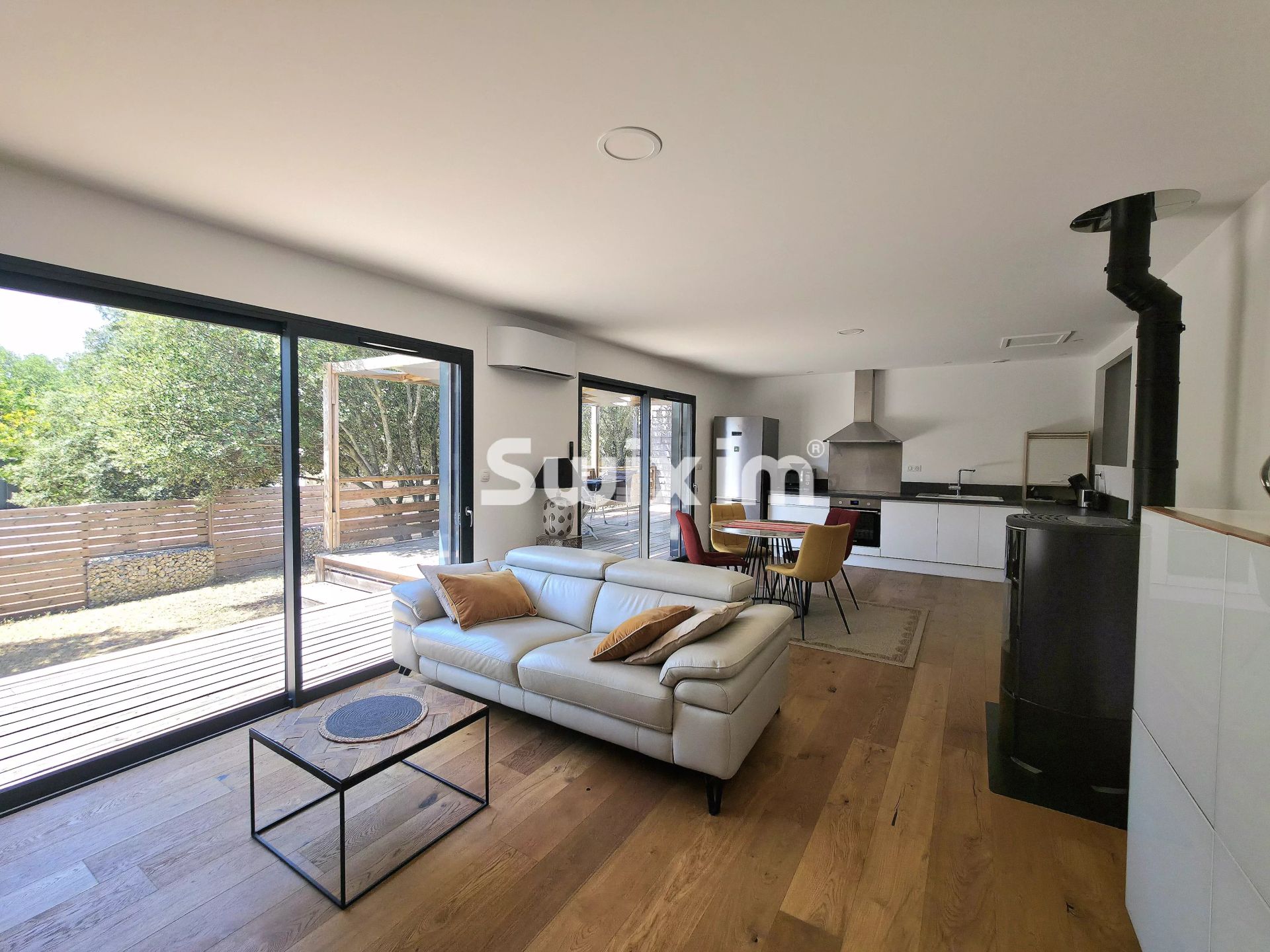 house 5 Rooms for sale on Grignan (26230)