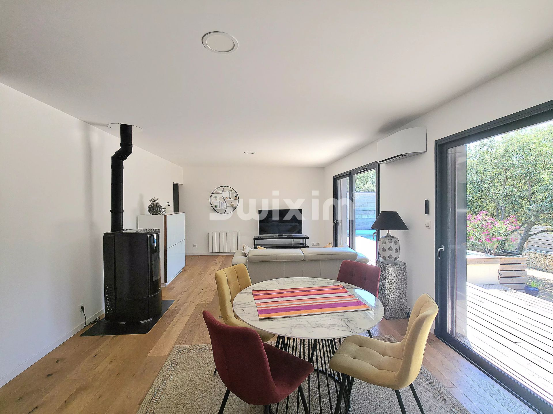house 5 Rooms for sale on Grignan (26230)