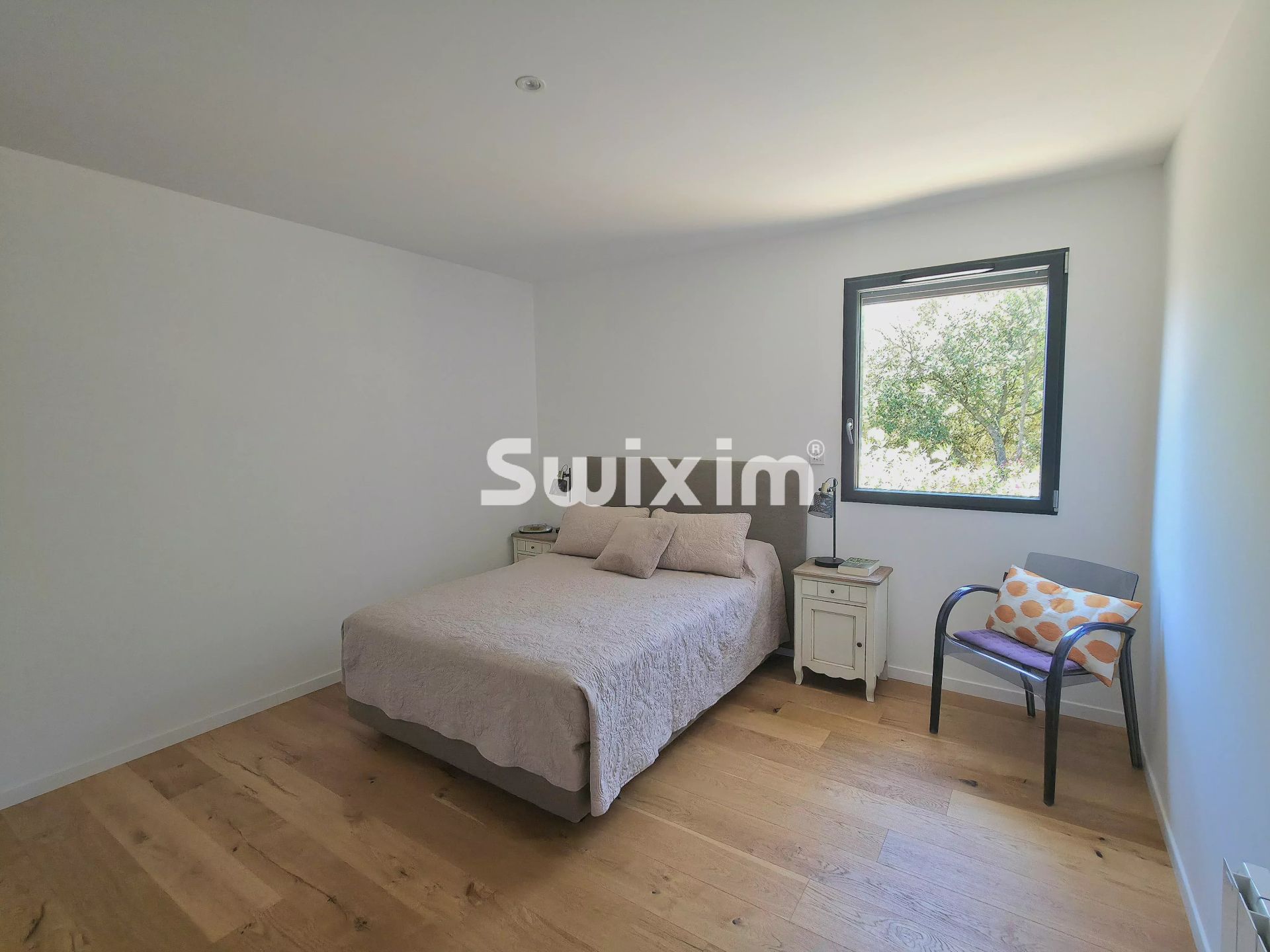 house 5 Rooms for sale on Grignan (26230)