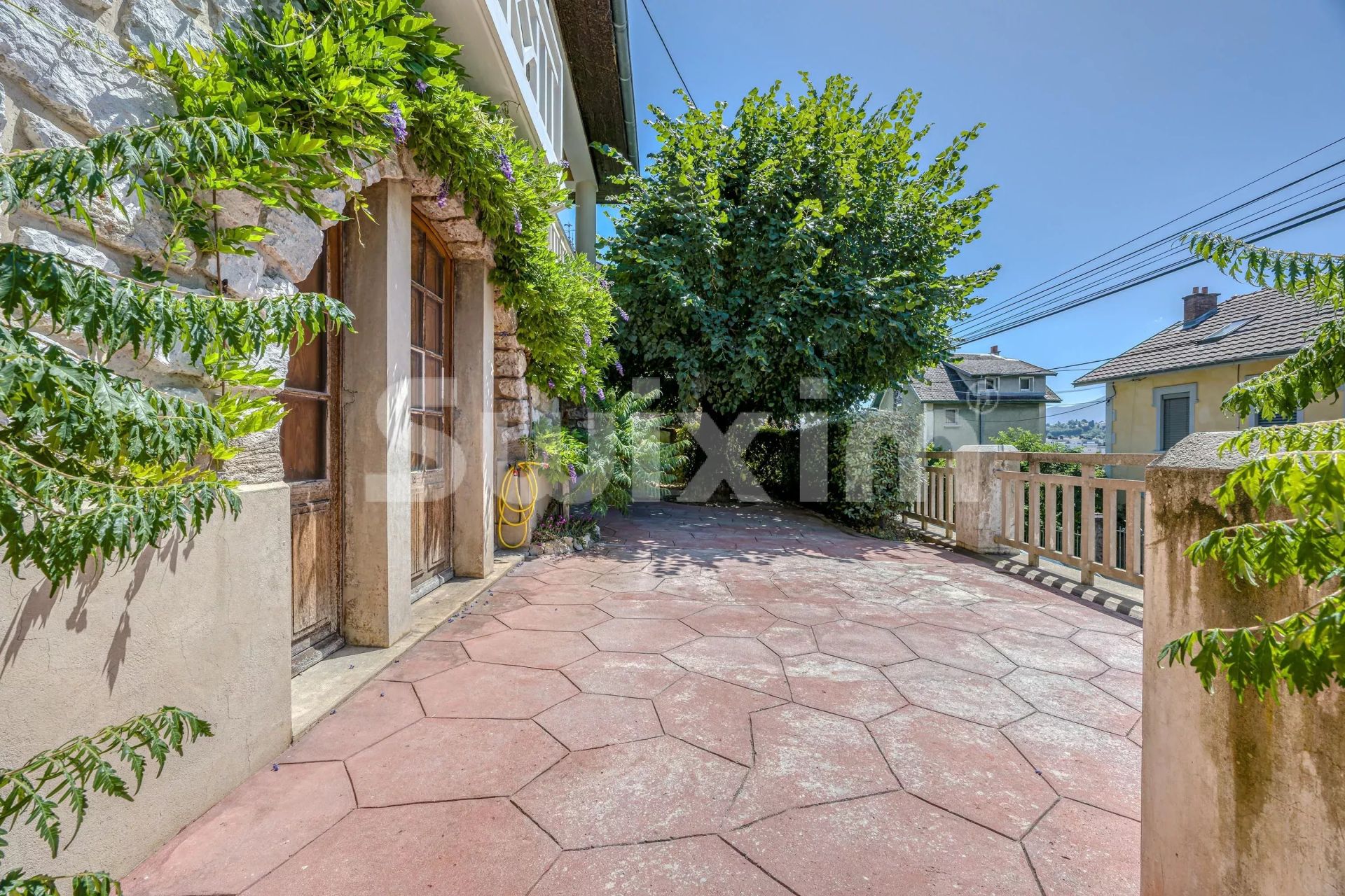 casa 10 Camere in vendita su Aix-les-Bains (73100)