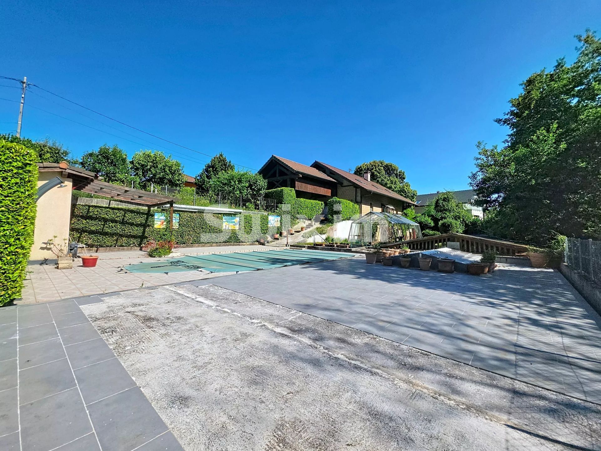 casa 10 Quartos para venda sobre Divonne-les-Bains (01220)