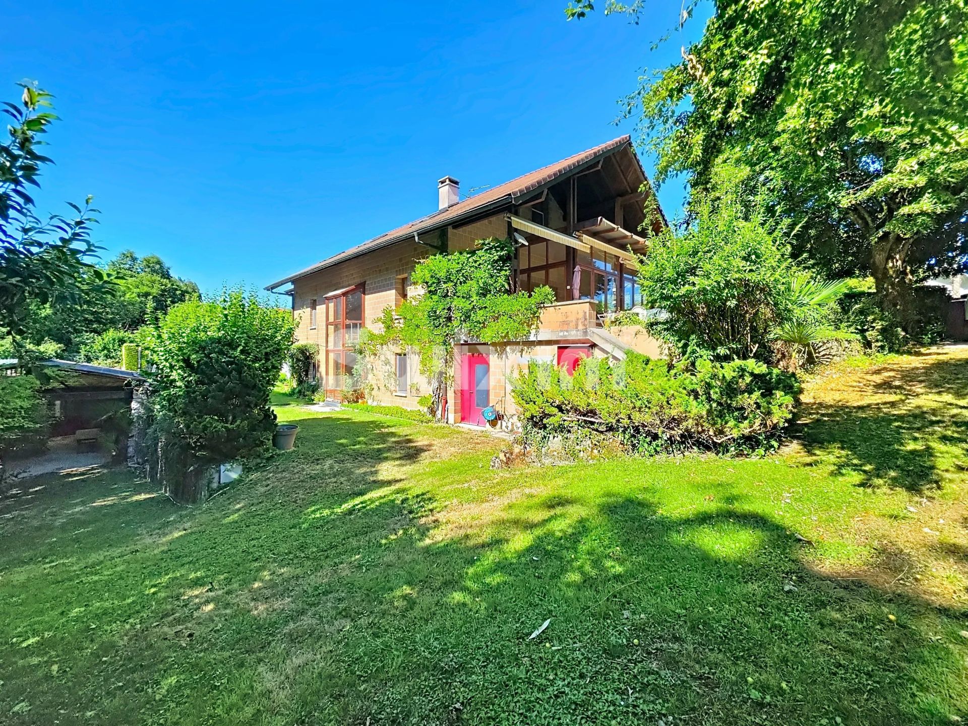 casa 10 Quartos para venda sobre Divonne-les-Bains (01220)