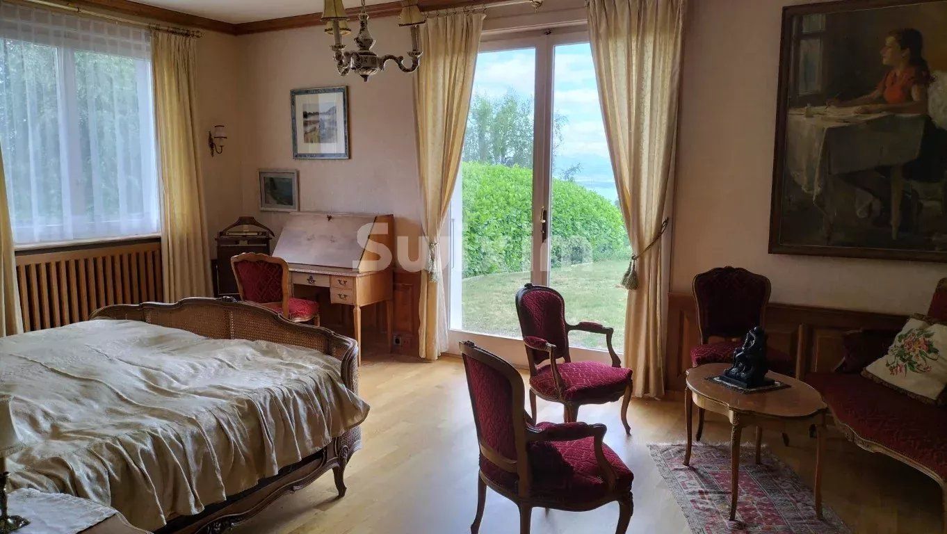 appartement 7 Pièces en location sur Neuchâtel (2000)