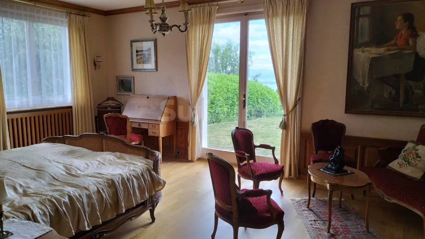 appartement 7 Pièces en location sur Neuchâtel (2000)