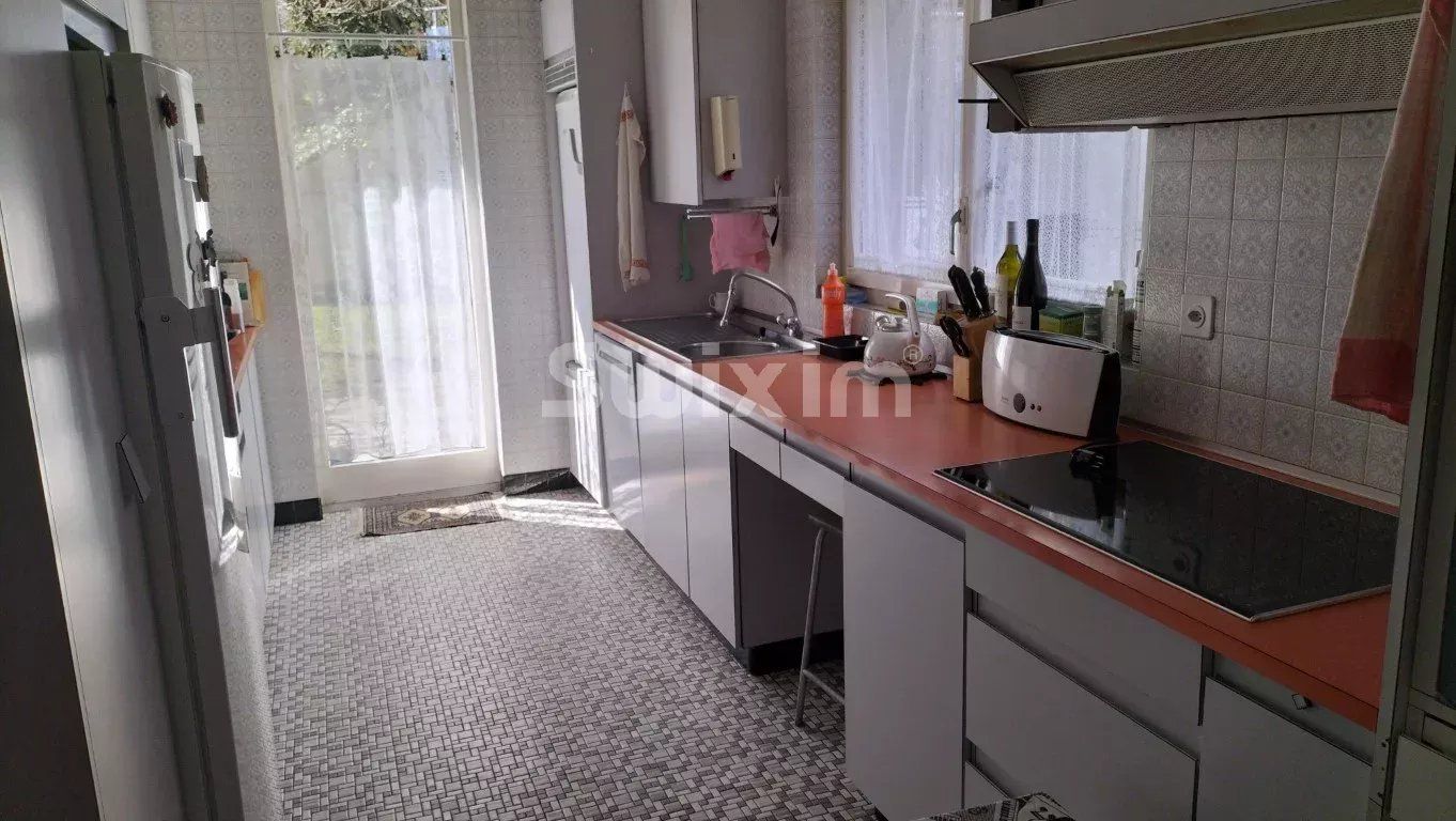 appartement 7 Pièces en location sur Neuchâtel (2000)