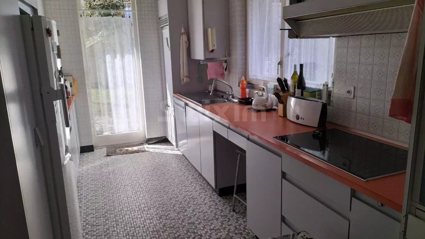 appartement 7 Pièces en location sur Neuchâtel (2000)