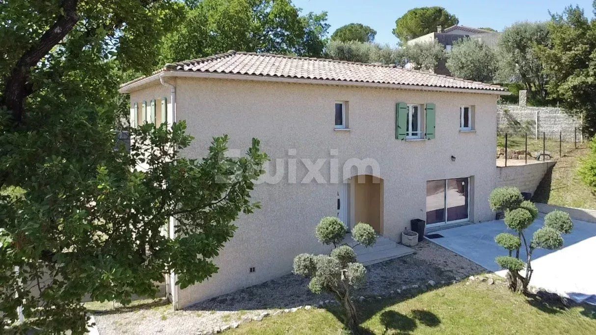 villa 7 Camere in vendita su Alès (30100)